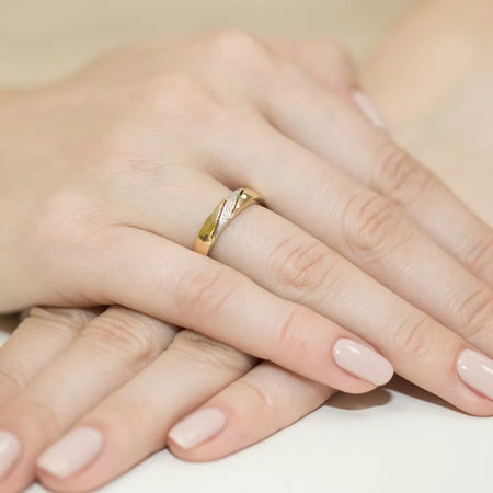 gold-ring-with-0-015ct-diamonds-w0118-diw-01