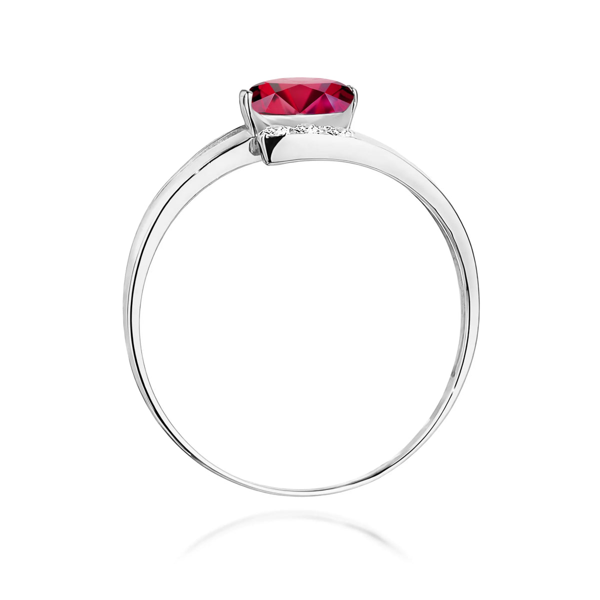 Prsteň z bieleho 14k zlata s oválnym rubínom 0,60 ct a diamantmi 0,052 ct
