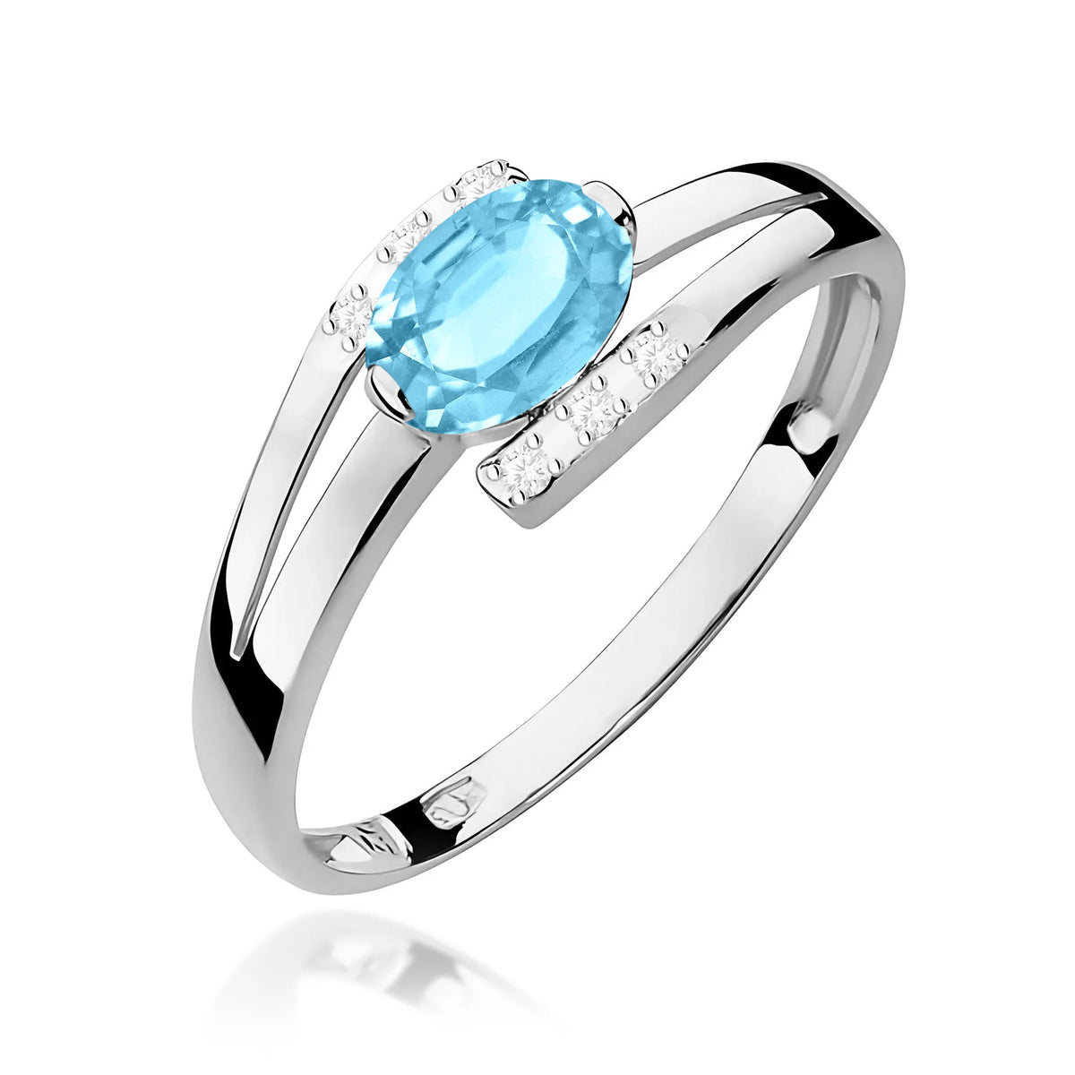 Prsteň s prekríženými ramenami z bieleho 14k zlata s oválnym topásom Swiss Blue 0,50 ct a diamantmi 0,052 ct