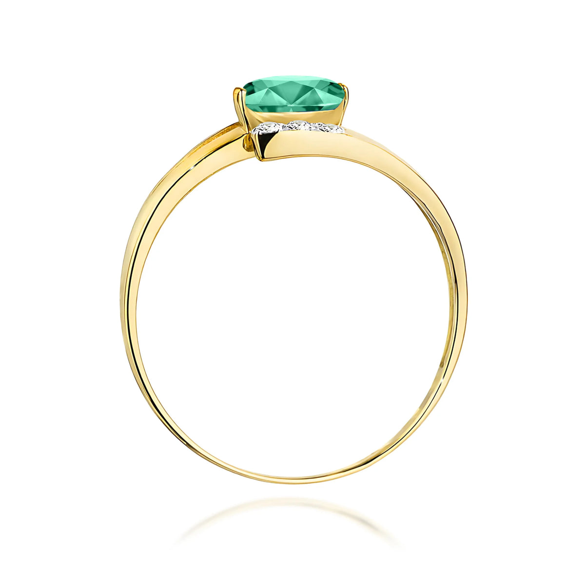 Prsteň zo žltého 14k zlata s oválnym smaragdom 0,40 ct a diamantmi 0,052 ct