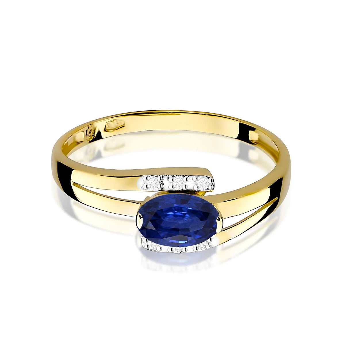 Prsteň zo žltého 14k zlata s oválnym modrým zafírom 0,70 ct a diamantmi 0,052 ct