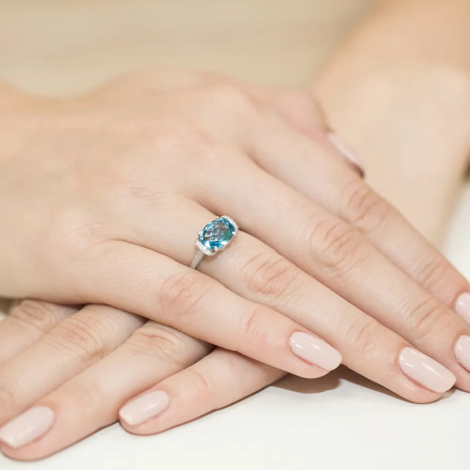 zlatý prsteň s 1,70 ct topásom a 0,04 ct diamantmi w0148-tob-01