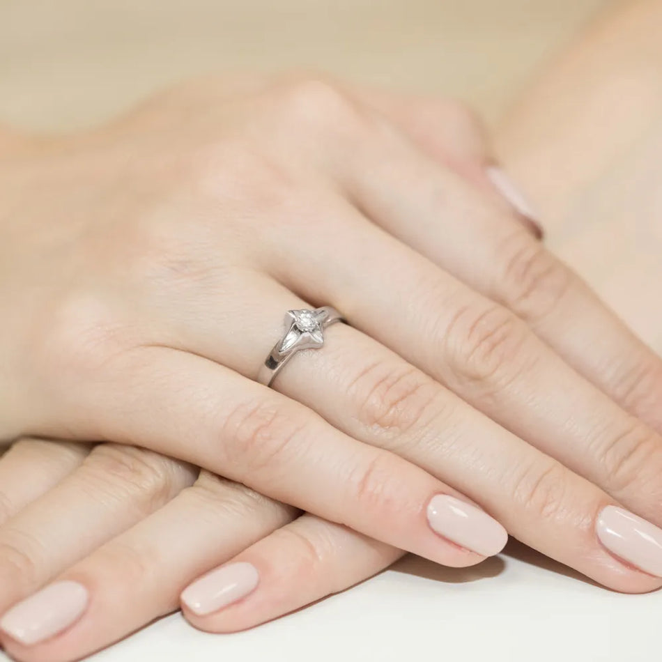 zlatý-prsteň-s-diamantom-0-12ct-w0155-diw-01