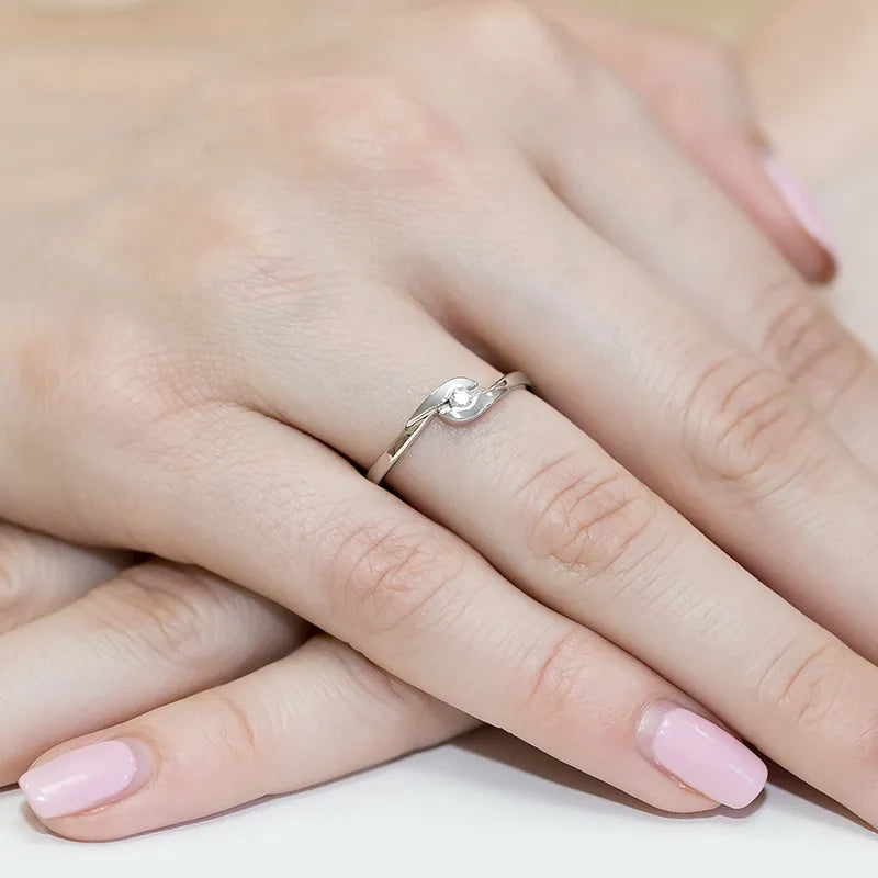 zlatý-prsteň-s-diamantom-0-05ct-w0158-diw-01