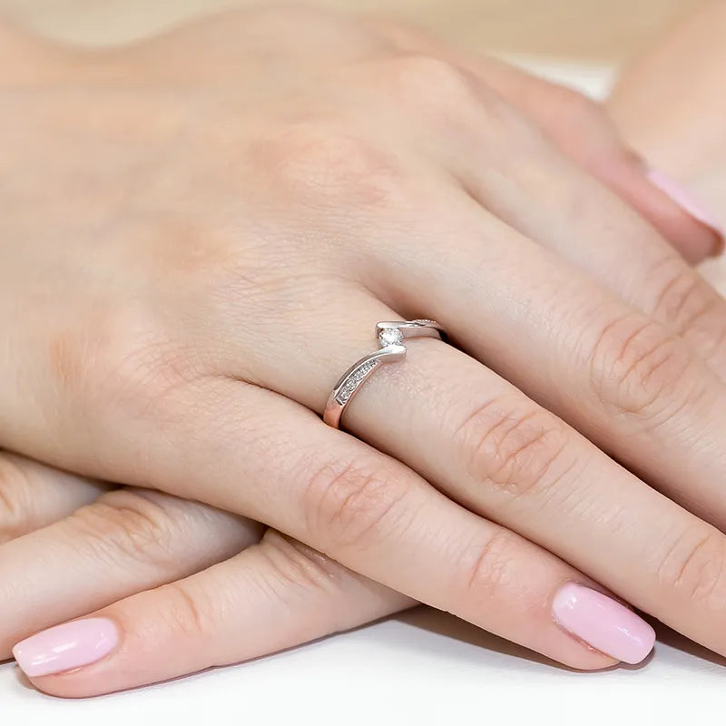 gold-ring-with-0-13ct-and-0-03ct-diamonds-w0177-diw-01