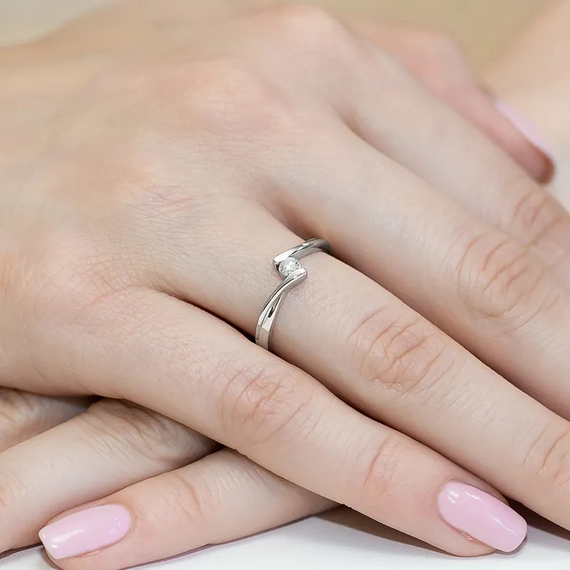 zlatý-prsteň-s-diamantom-0-10ct-w0180-diw-01