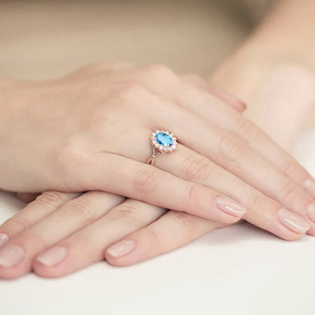 gold-ring-with-0-90ct-topaz-and-0-28ct-diamonds-w0182-tob-02