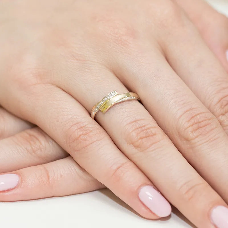 zlatý-prsteň-s-diamantmi-0-015ct-w0196-diw-01