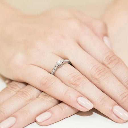 gold-ring-with-0-20ct-and-0-215ct-diamonds-w0199-diw-01