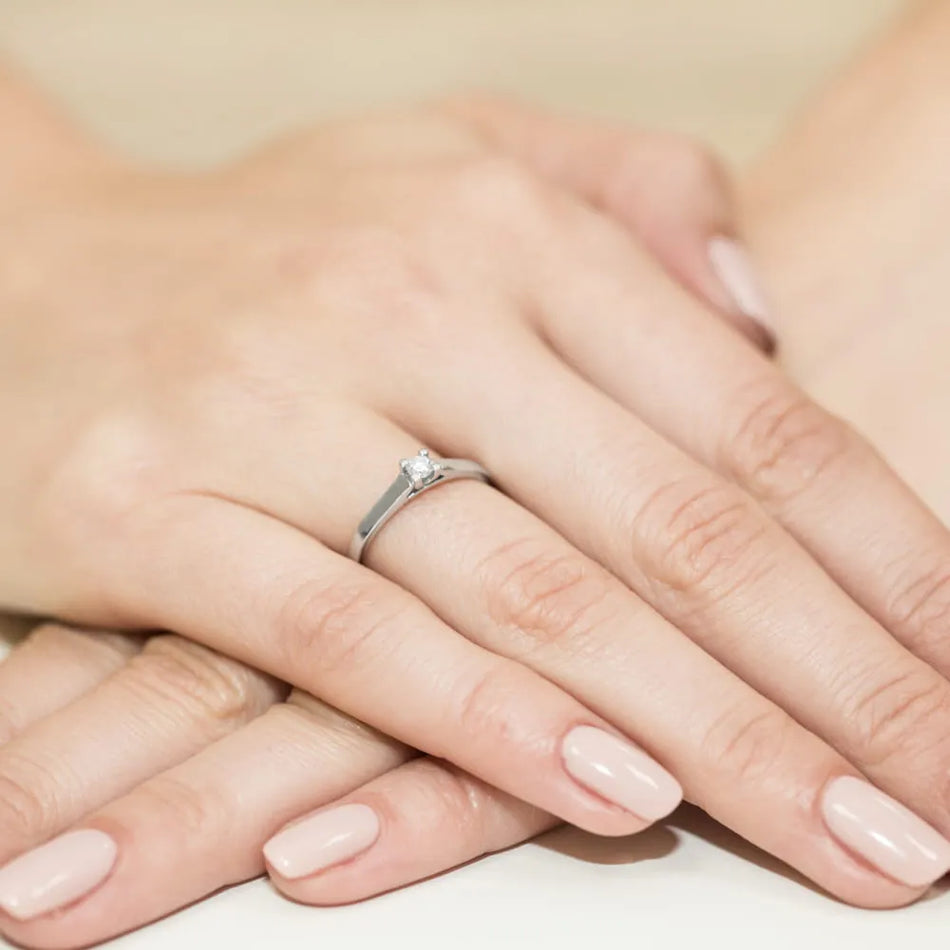 zlatý-prsteň-s-diamantom-0-08ct-w0221-diw-01