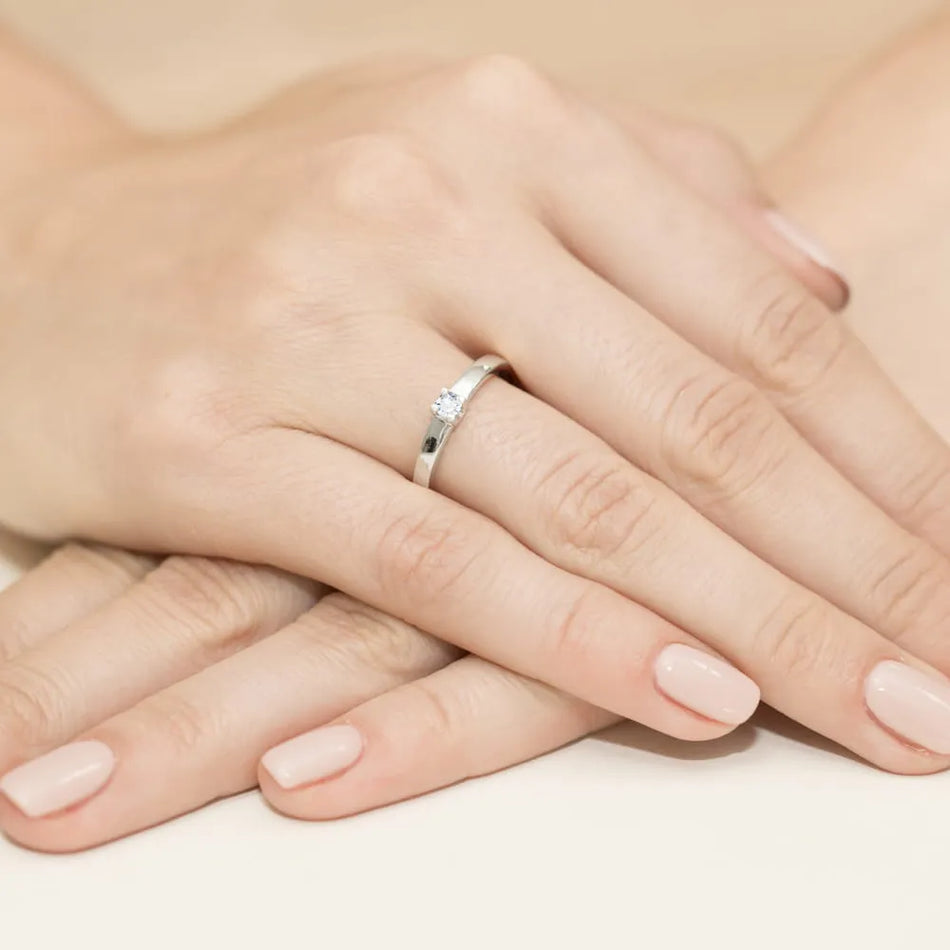 zlatý-prsteň-s-diamantom-0-12ct-w0225-diw-03