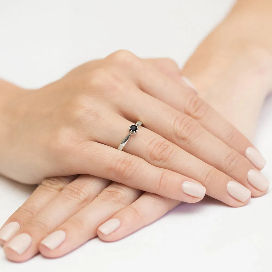 zlatý-prsteň-s-0-30ct-čiernym-diamantom-w0228-dib-05