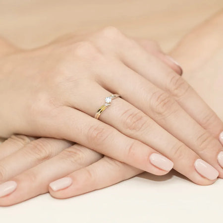 gold-ring-with-diamond-w0231-diw-02