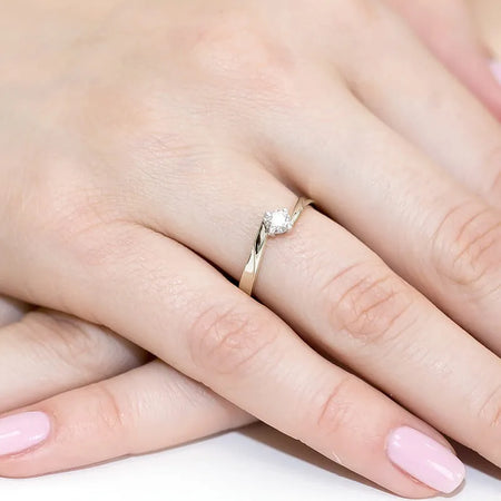 zlatý-prsteň-s-diamantom-0-20ct-w0243-diw-01