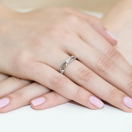 gold-ring-with-0-10ct-lab-diamond-w0248-ldw-01