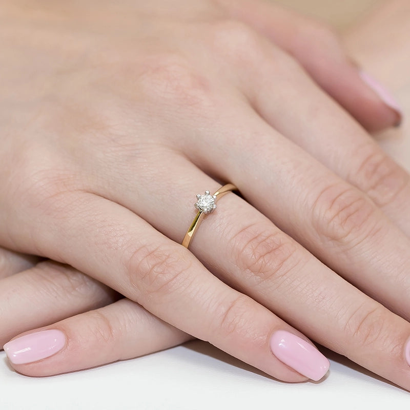 Gold Ring with 0.15ct Diamond