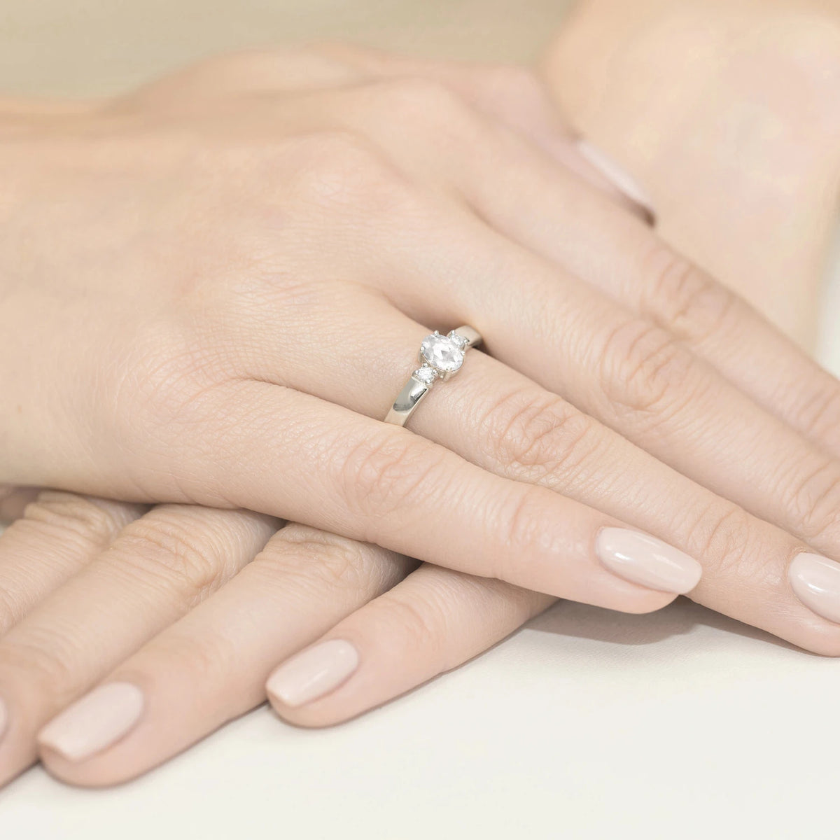Prsteň z bieleho zlata s 0,40 ct a 0,08 ct lab-grown diamantmi
