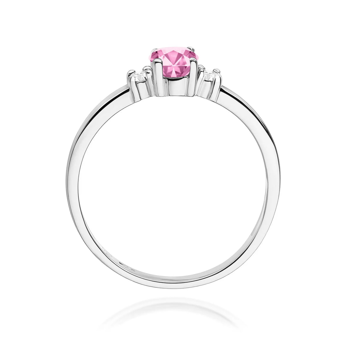 Prsteň s tromi kameňmi z bieleho 14k zlata s oválnym ružovým zafírom 0,45 ct a diamantmi 0,08 ct