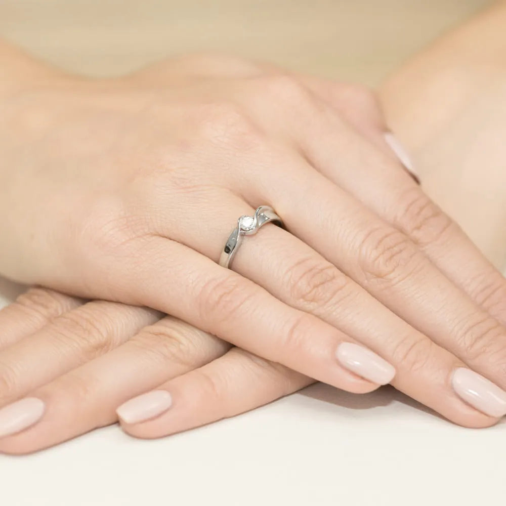 zlatý-prsteň-s-diamantom-0-15ct-w0278-diw-01