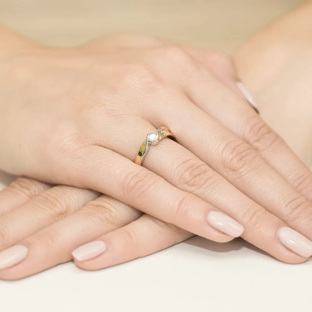 zlatý-prsteň-s-diamantom-0-15ct-w0278-diw-01
