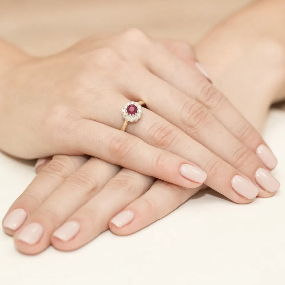 gold-ring-with-0-60ct-ruby-and-0-174ct-diamonds-w0284-rur-01