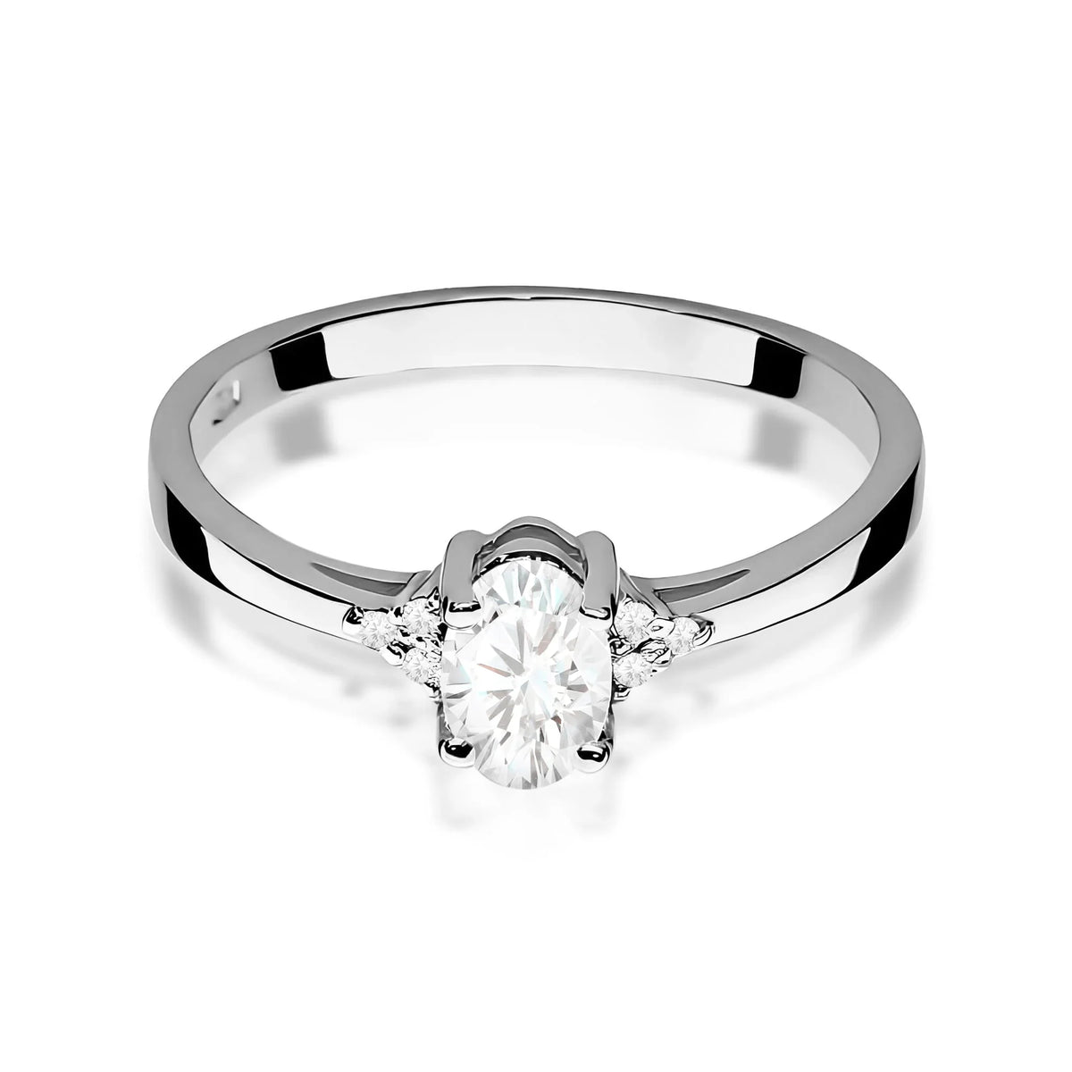 Lab-grown Diamond Engagement Ring in 585 White Gold