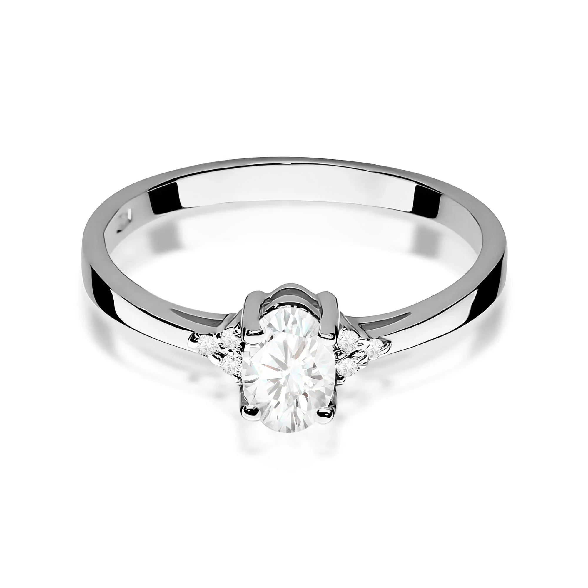 Lab-grown Diamond Engagement Ring in 585 White Gold