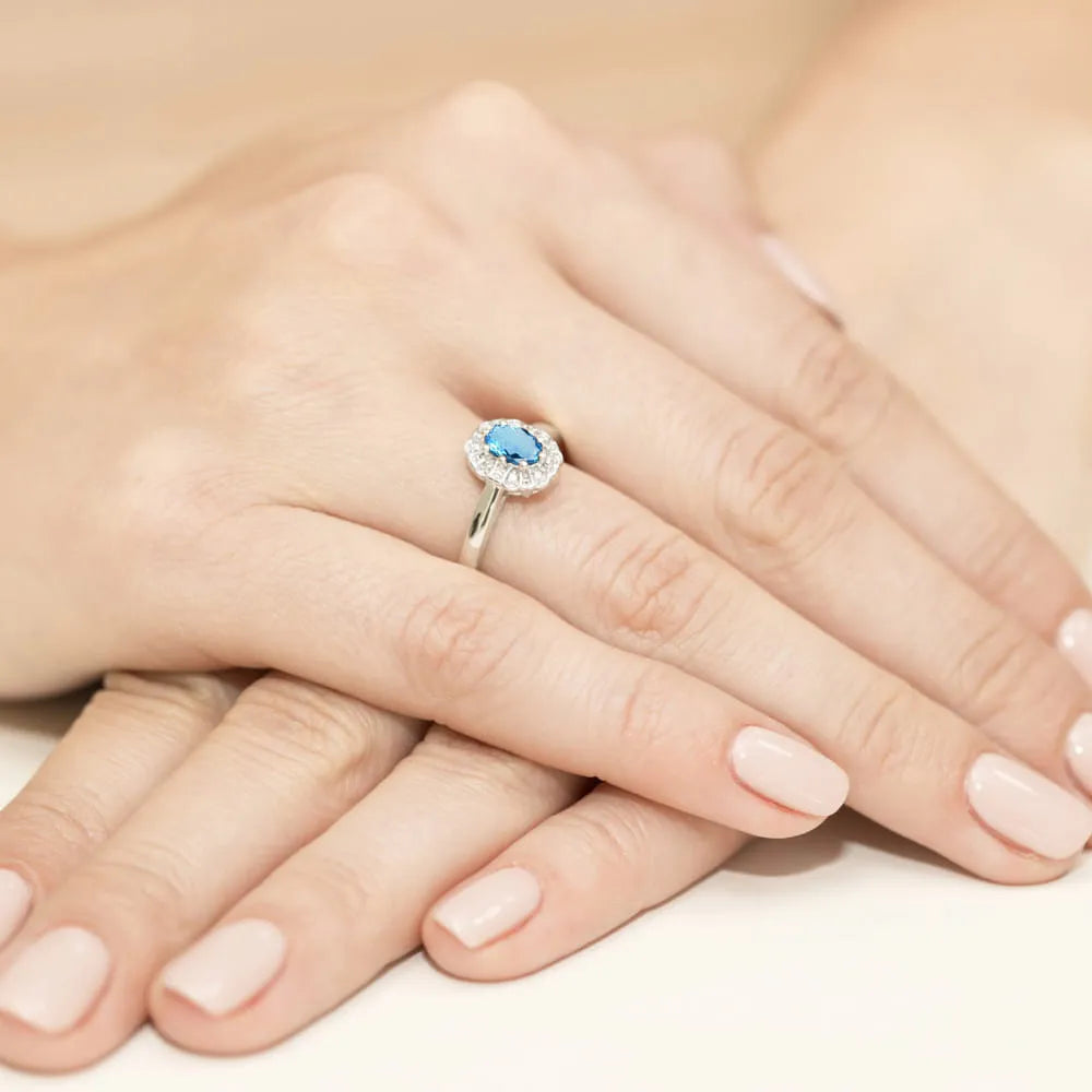 gold-ring-with-0-50ct-topaz-and-0-069ct-diamonds-w0304-tob-01