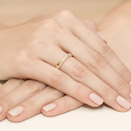 zlatý-prsteň-s-diamantmi-0-065ct-w0305-diw-01