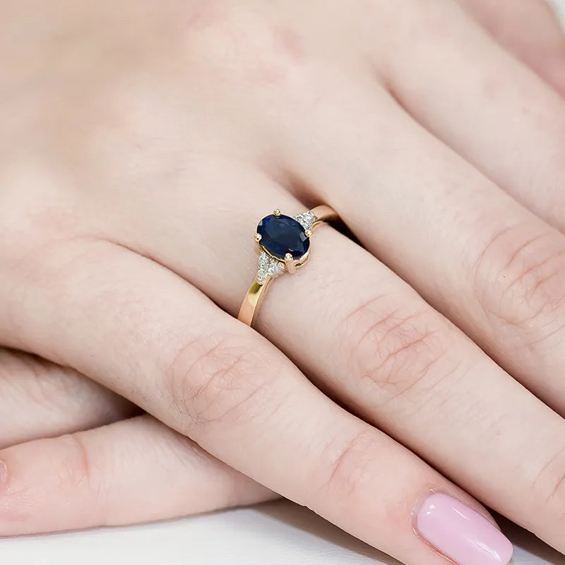 zlatý prsteň so zafírom 0,90 ct a diamantmi 0,052 ct w0308-sab-01