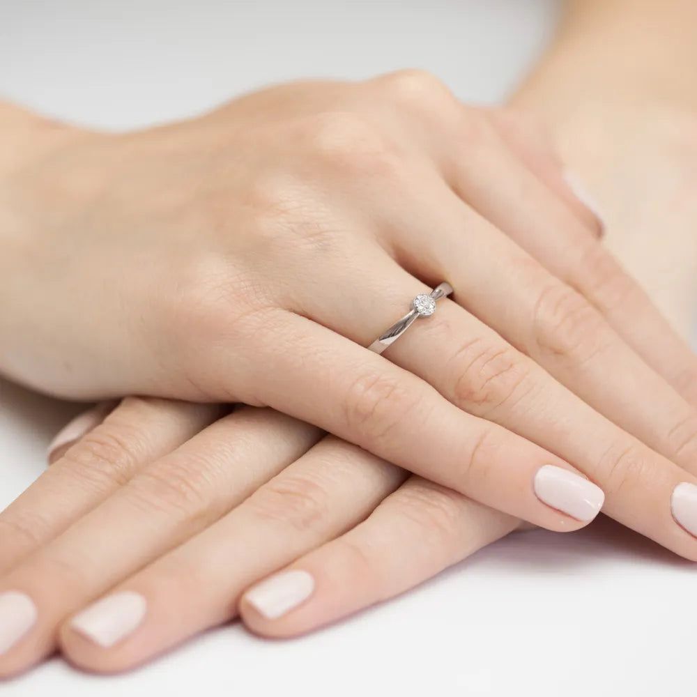 zlatý prsteň s diamantmi 0,035 ct w0322-diw-01