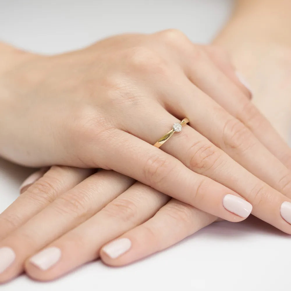 zlatý prsteň s diamantmi 0,035 ct w0322-diw-01