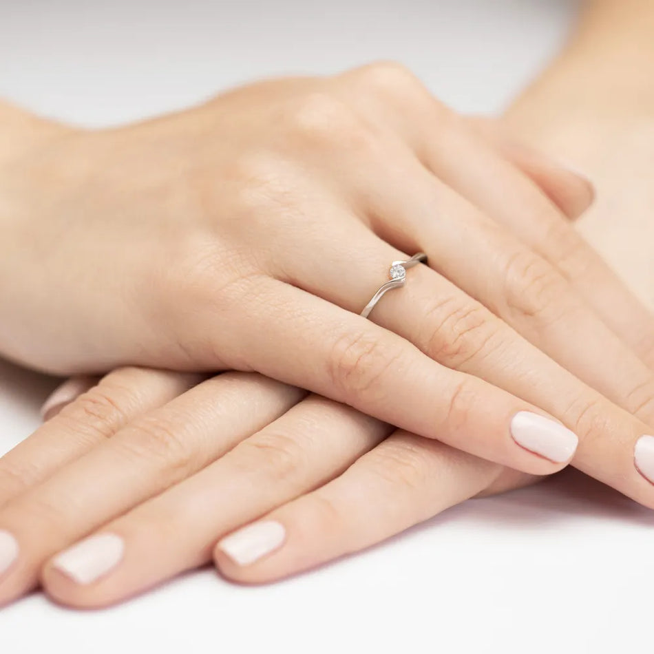 zlatý-prsteň-s-diamantom-0-09ct-w0332-diw-01