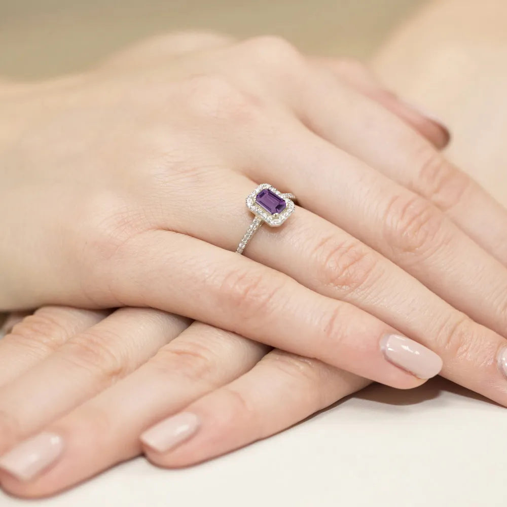 zlatý prsteň s 0,50 ct ametystom a 0,19 ct diamantmi w0403-amv-01