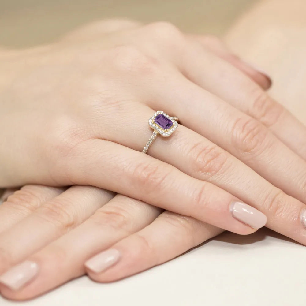 zlatý prsteň s 0,50 ct ametystom a 0,19 ct diamantmi w0403-amv-01