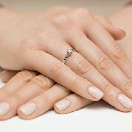 gold-ring-with-0-05ct-diamond-w0426-diw-01