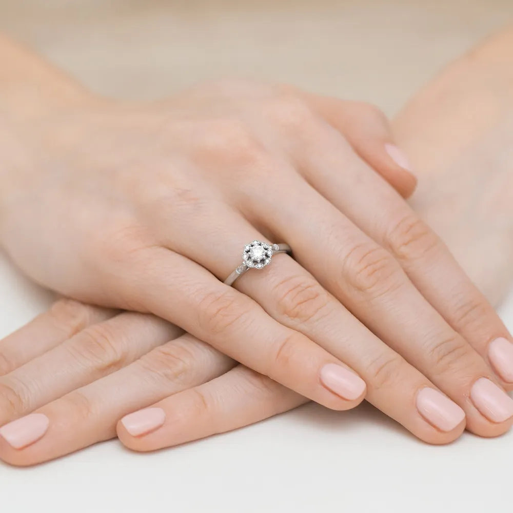 zlatý prsteň s diamantmi 0,23 ct a 0,05 ct w0434-diw-01