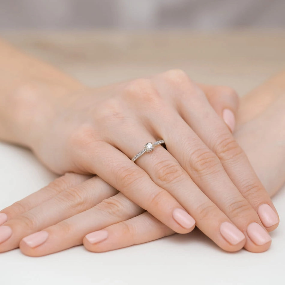 zlatý-prsteň-s-0-10ct-a-0-05ct-laboratórnymi-diamantmi-w0435-ldw-01