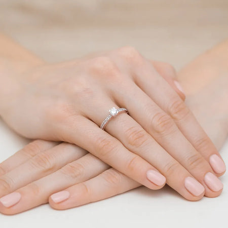 gold-ring-with-0-30ct-and-0-263ct-diamonds-w0439-diw-01