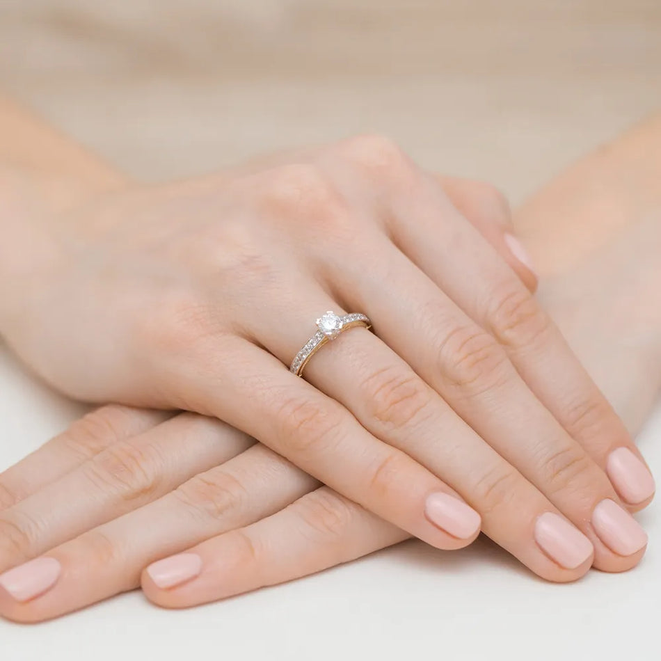 gold-ring-with-0-30ct-and-0-263ct-diamonds-w0439-diw-01