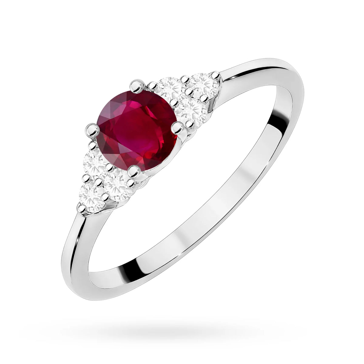 Prsteň z bieleho 14k zlata s okrúhlym rubínom 0,60 ct a postrannými zhluky diamantov 0,18 ct