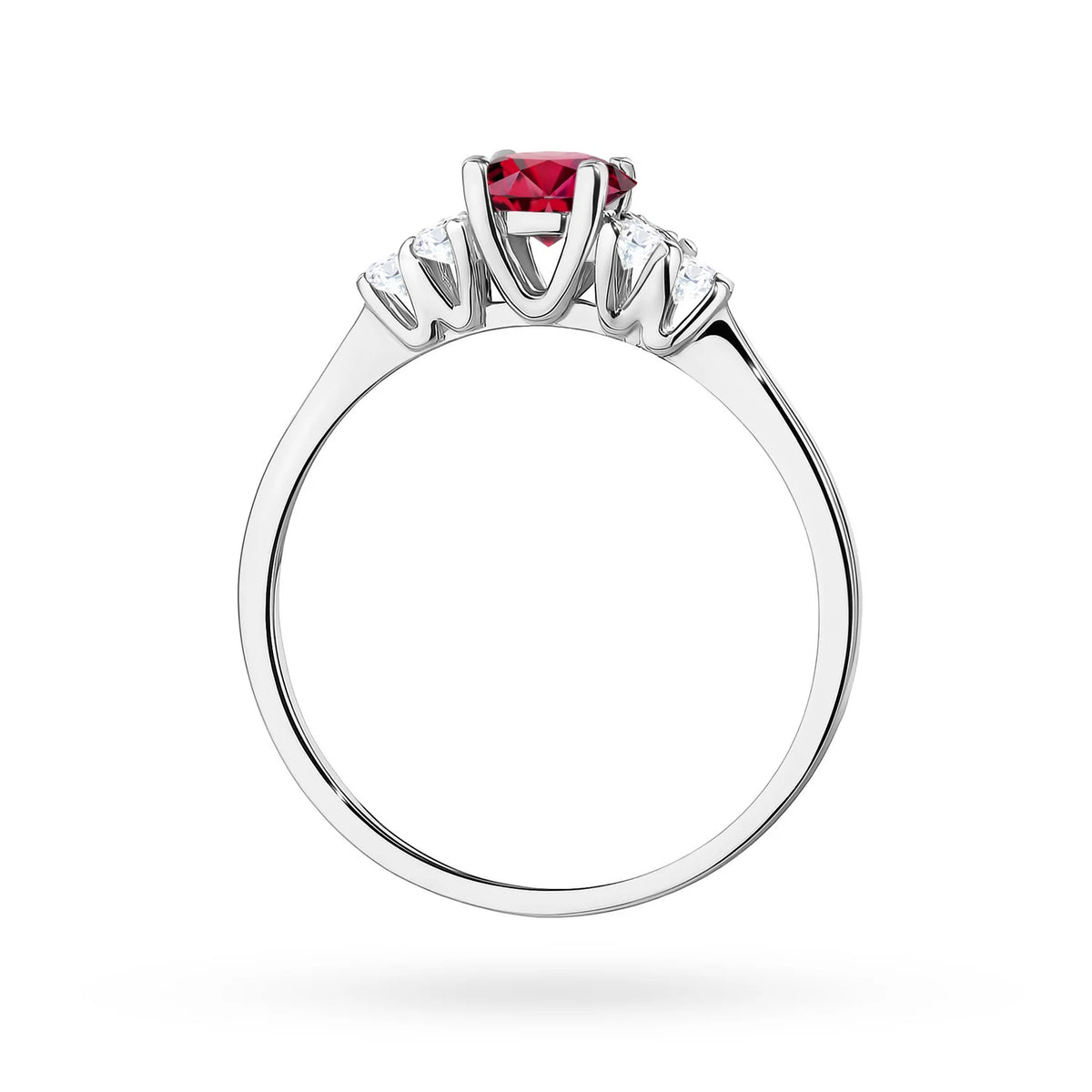 Prsteň z bieleho 14k zlata s okrúhlym rubínom 0,60 ct a postrannými zhluky diamantov 0,18 ct