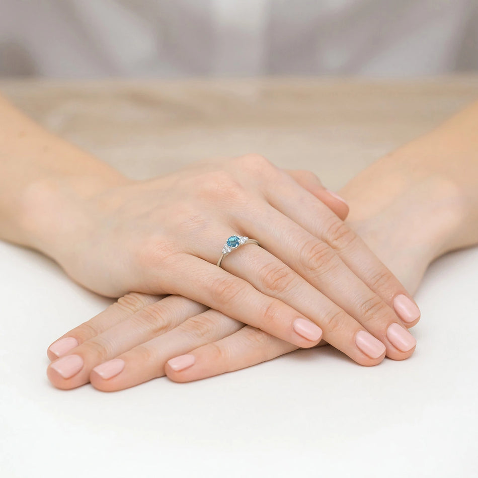 White Gold Ring with 0.50ct Topaz and 0.18ct Diamonds