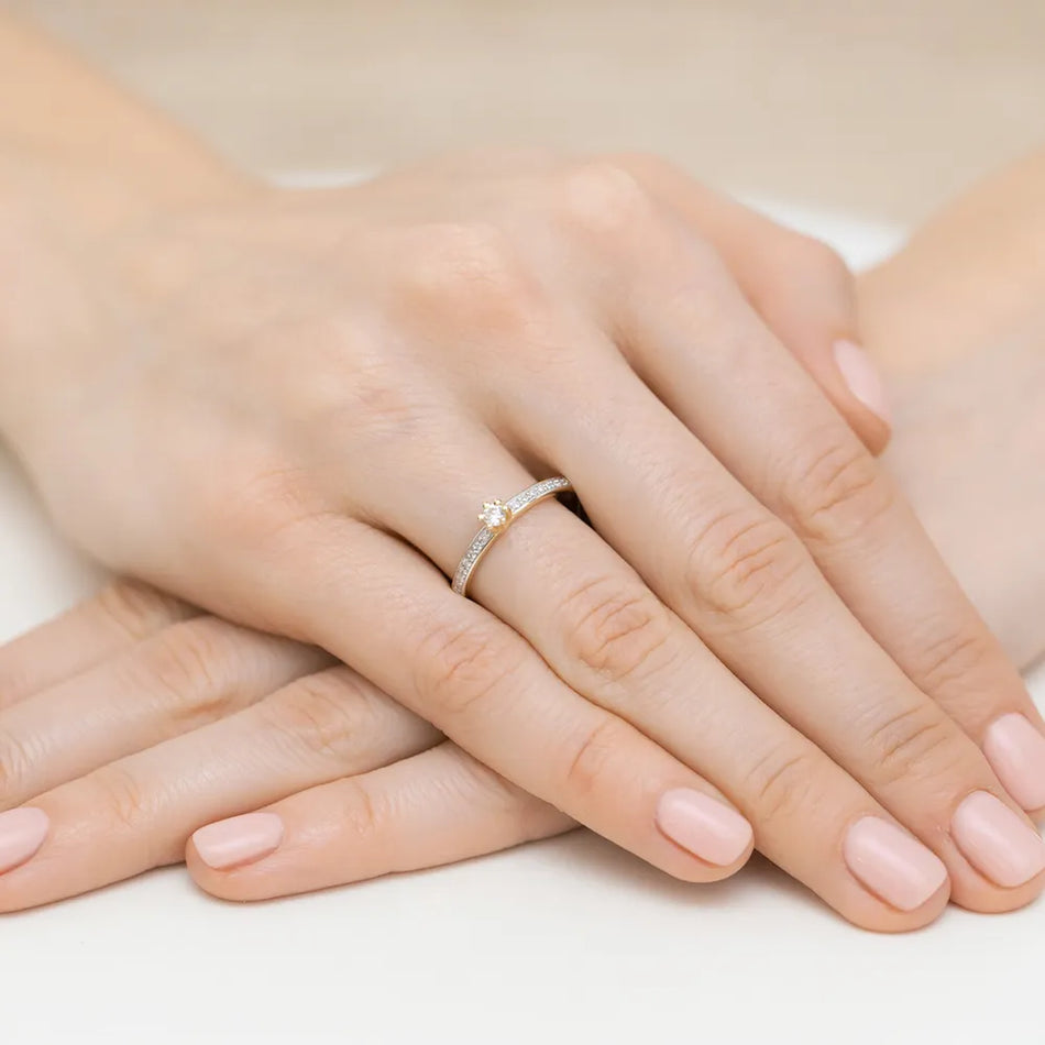 gold-ring-with-0-10ct-and-0-07ct-diamonds-w0459-diw-01