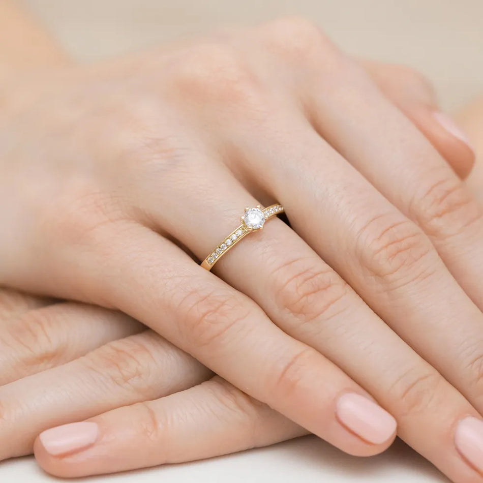 gold-ring-with-0-25ct-and-0-12ct-diamonds-w0459-diw-03