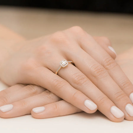 gold-ring-with-0-08ct-and-0-13ct-diamonds-w0462-diw-01