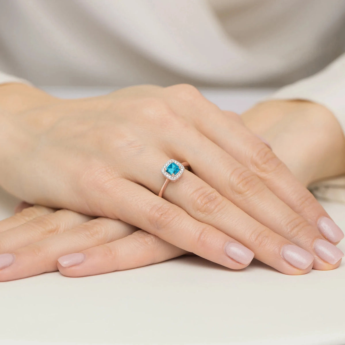 gold-ring-with-0-70ct-topaz-and-0-10ct-diamonds-w0514-tob-01