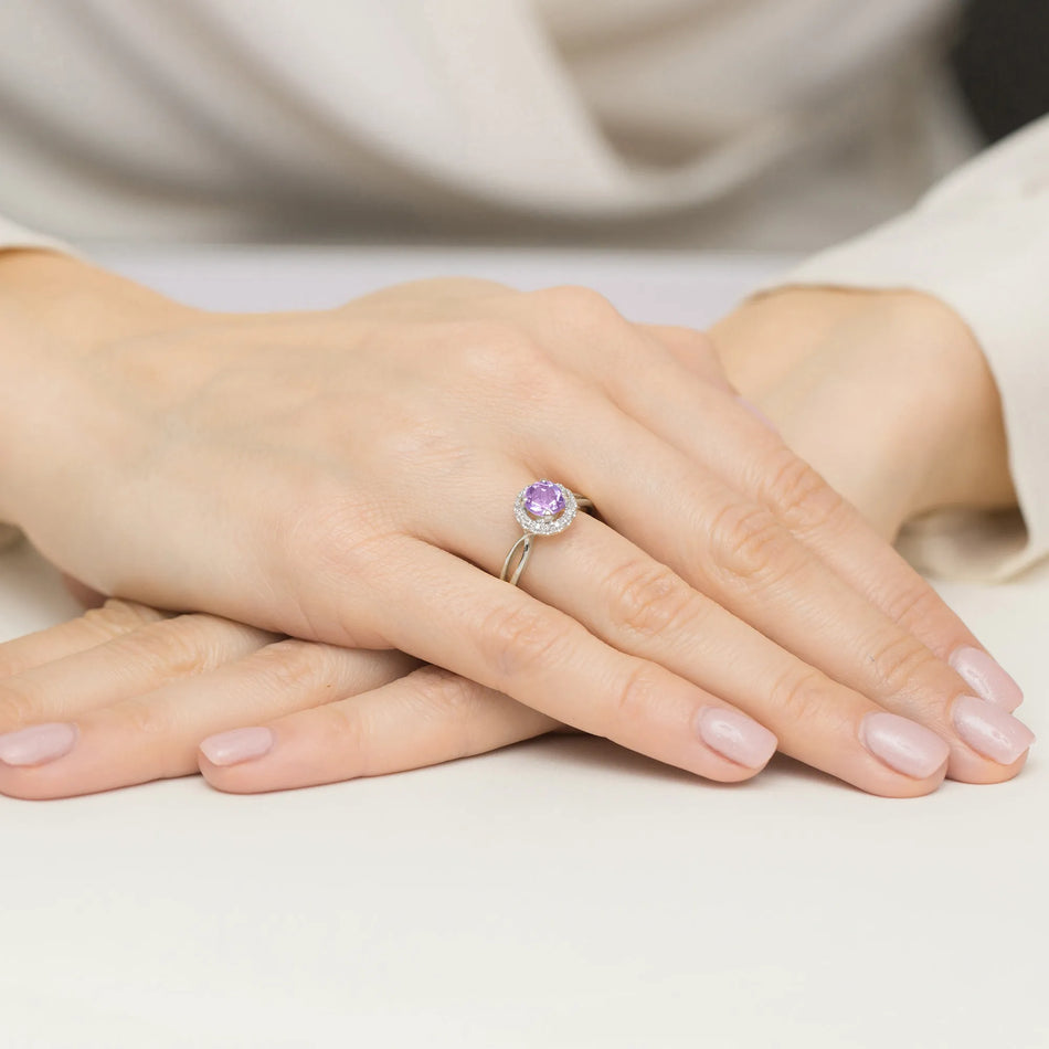 zlatý prsteň s 0,90 ct ametystom a 0,08 ct diamantmi w0538-amv-01