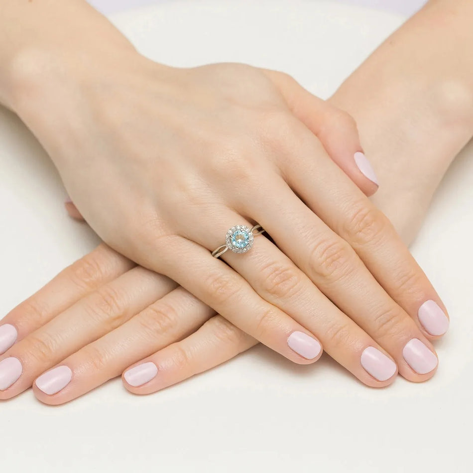 zlatý prsteň s topásom 0,80 ct a diamantmi 0,08 ct w0538-tob-01
