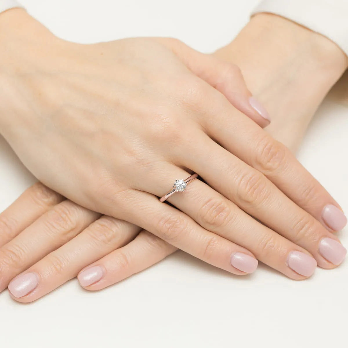 gold-ring-with-white-sapphire-and-diamonds